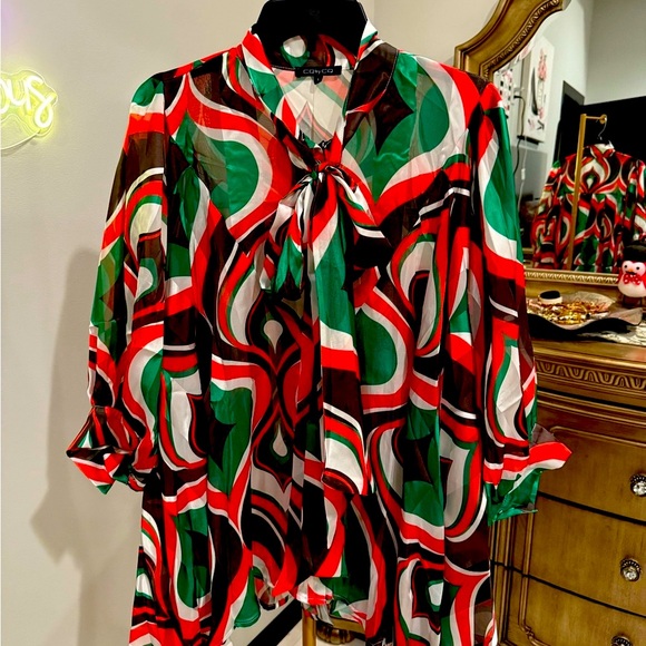 Red and Black Graphic Blouse with Flutter Sleeves - Picture 8 of 12